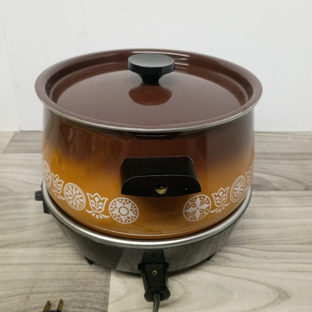 Vintage West Bend Lazy Day 4 Qt Slow Cooker Electric Crock Pot Enamel Retro